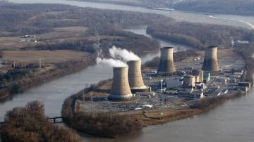 Torres de resfriamento na usina nuclear de Three Mile Island em Middletown, Pensilvânia (Andrew Harrer/Bloomberg)