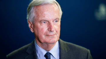 Michel Barnier em Paris