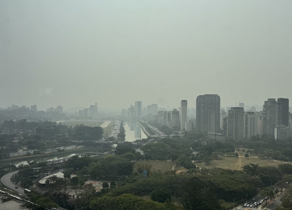 Céu da cidade de São Paulo nesta segunda-feira (9) (Bruna Baddini/InfoMoney)