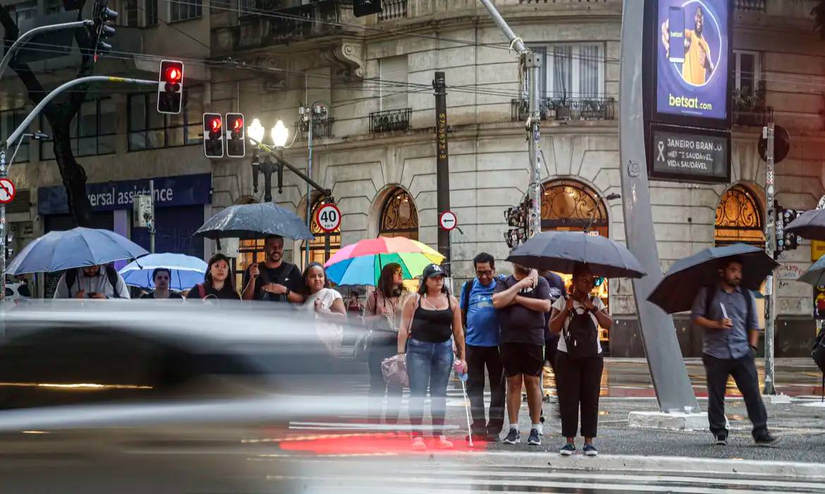 Maior que São Paulo? Na Bolsa, só 12 empresas faturam mais que orçamento da cidade