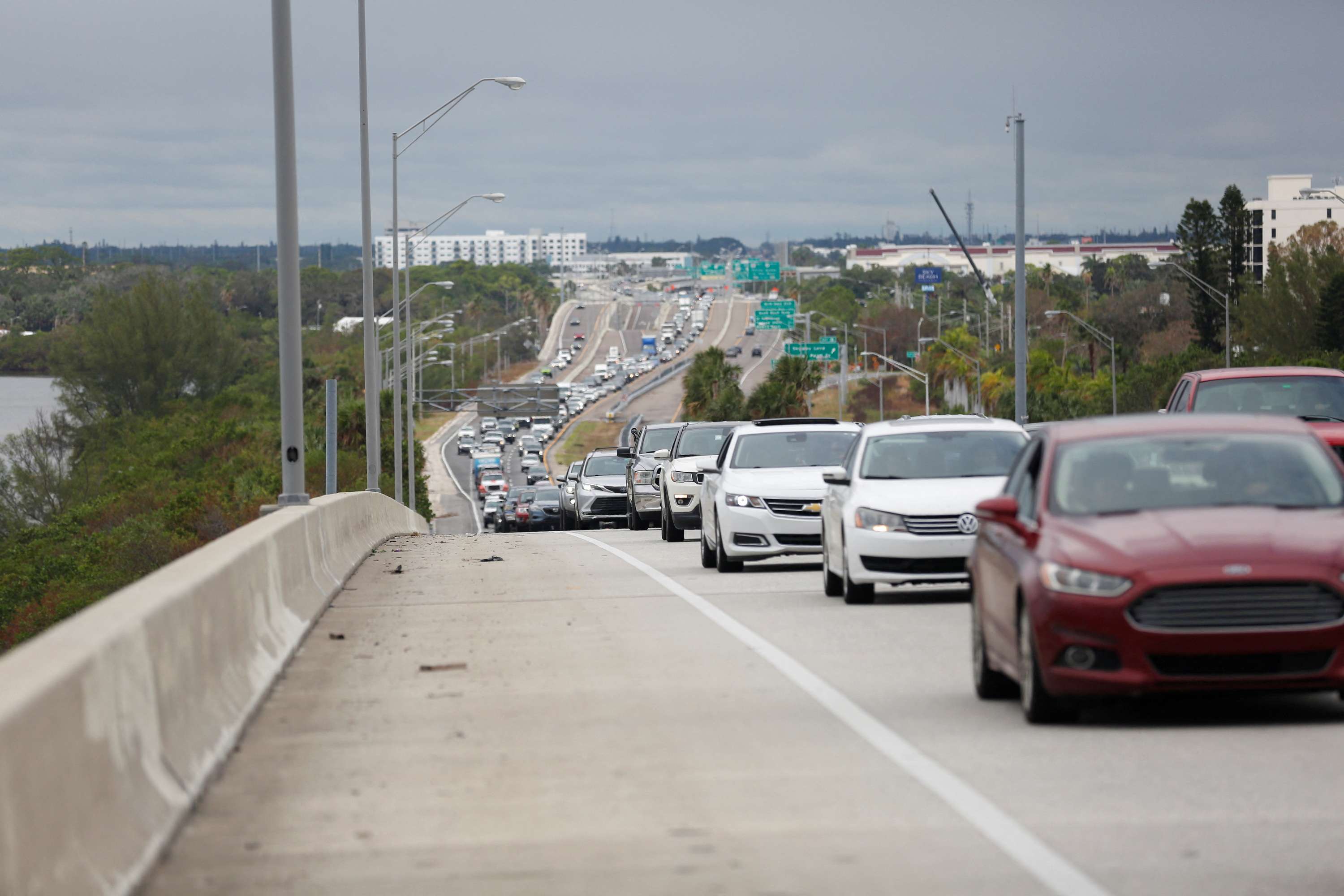 Tráfego intenso na Interestadual 275 Sul enquanto os residentes evacuam São Petersburgo, na Flórida, antes do furacão Milton – 07/10/2024 (Foto: Octavio Jones/Reuters)