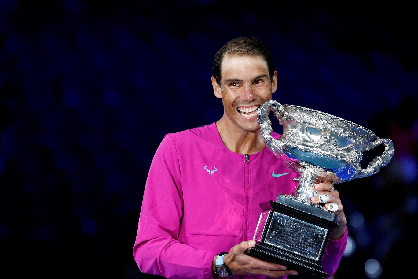 Rafael Nadal comemora após vencer a final do Australian Open 2022 (REUTERS/Asanka Brendon Ratnayake/Foto de Arquivo)