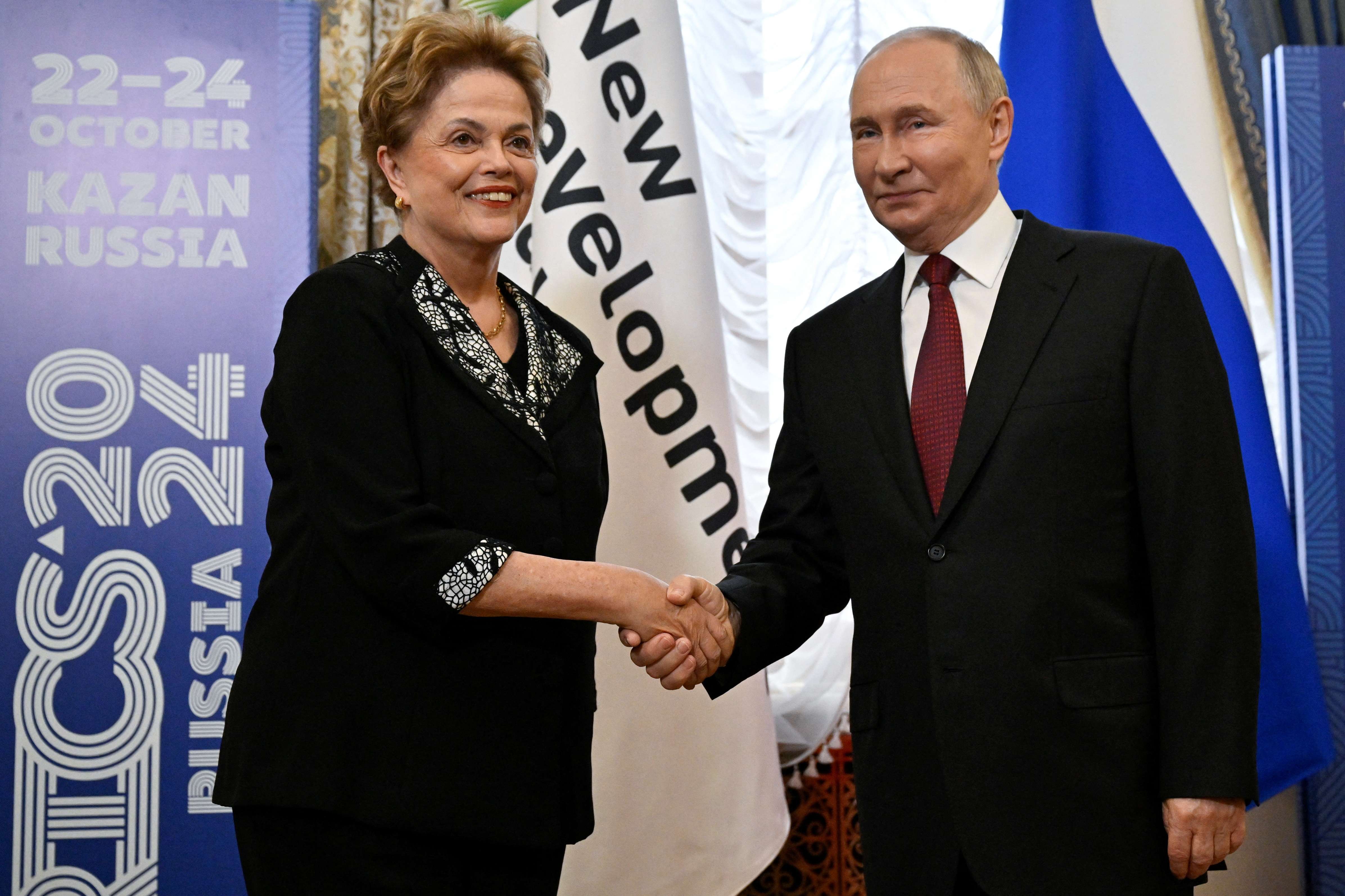 O presidente da Rússia, Vladimir Putin, se reúne com Dilma Rousseff, presidente Bancos do BRICS em Kazan, na Rússia – 22/10/2024 (Foto: Alexander Nemenov/Pool via Reuters)