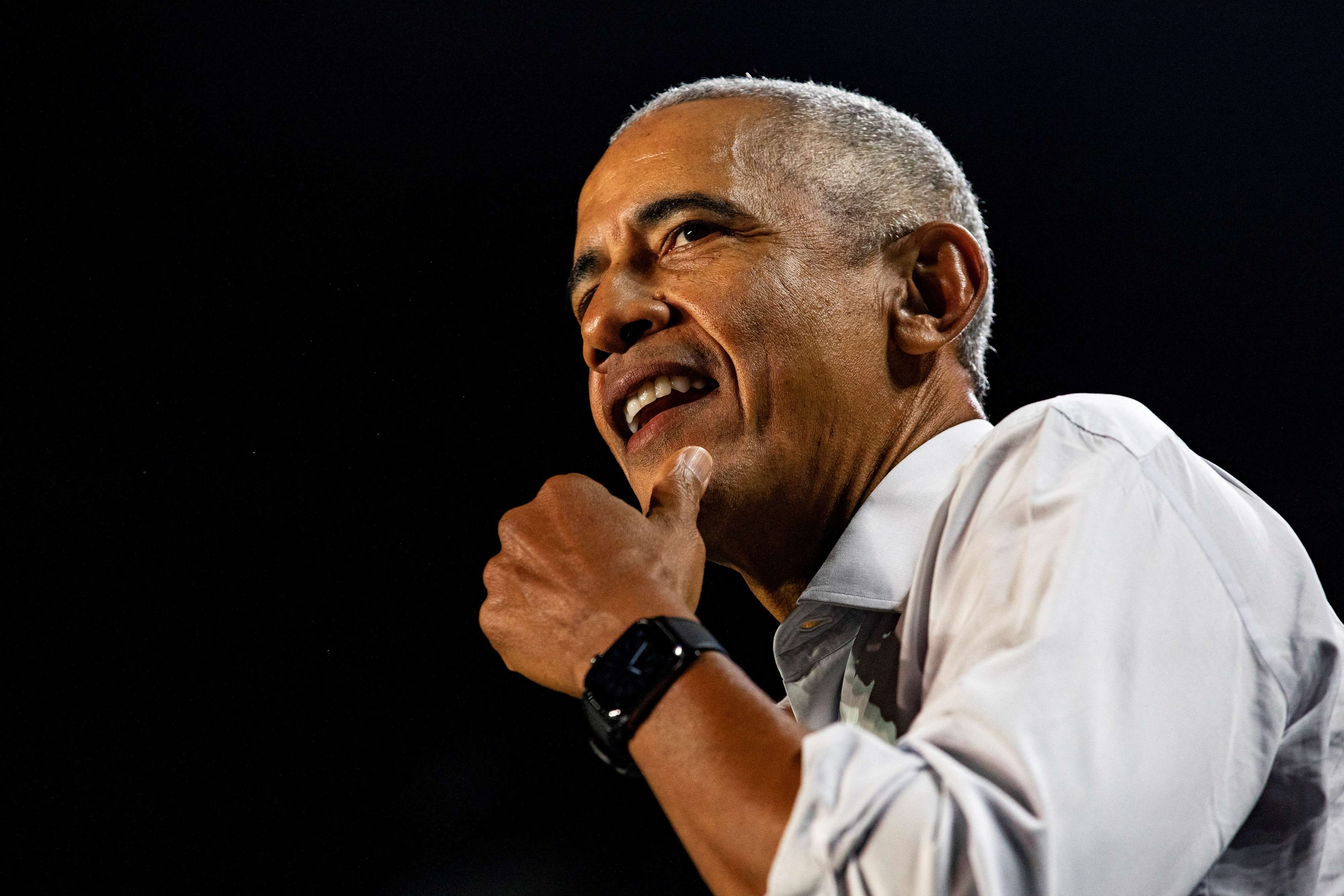 O ex-presidente dos EUA Barack Obama discursa em evento de campanha de Kamala Harris, em Detroit, Michigan 22/10/2024 (Foto: Emily Elconin/Reuters)