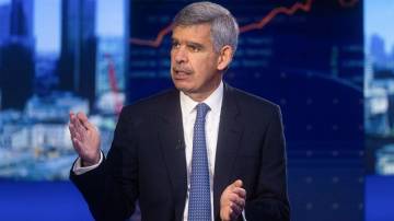 Mohamed Aly El-Erian, conselheiro econômico chefe da Allianz SE, durante uma entrevista à Bloomberg Television em Londres, Reino Unido, na segunda-feira, 25 de setembro de 2023 (Chris Ratcliffe/Bloomberg)