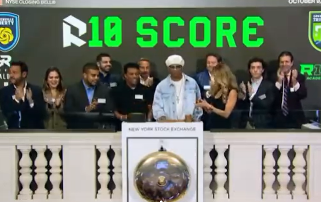 Ronaldinho Gaúcho toca sino da Bolsa de NY: Novo marco 2024!