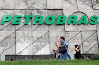 Petrobras prevê US$2,2 bi para etanol, quer “começar grande”