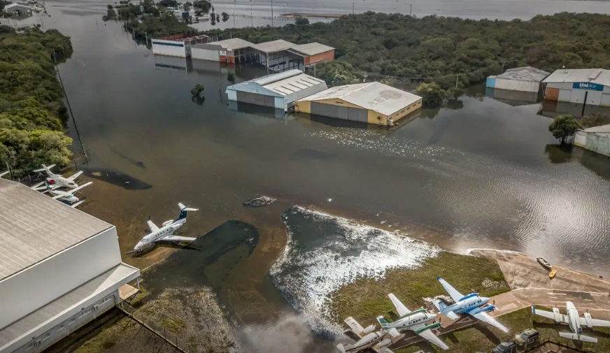 Aeroporto Salgado Filho, em Porto Alegre (RS), debaixo d'água (Foto: Rafa Neddermeyer/Agência Brasil)