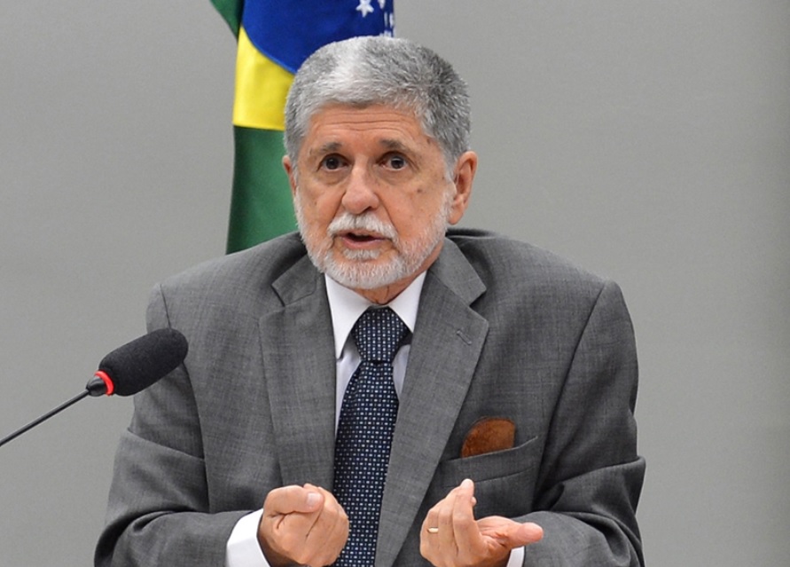 Amorim: Brasil deve manter relação com Venezuela, sem reconhecer resultado de eleição