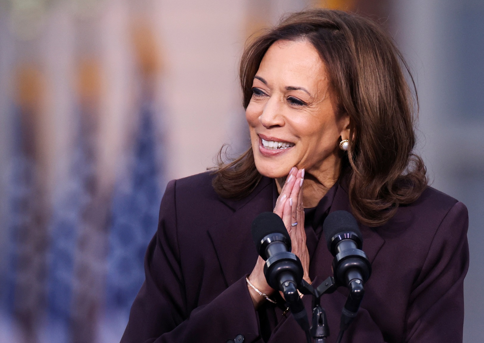 A candidata presidencial democrata e vice-presidente dos EUA, Kamala Harris, reage enquanto faz suas declarações, concedendo a eleição presidencial de 2024 ao presidente eleito Donald Trump, na Universidade Howard em Washington, EUA, em 6 de novembro de 2024. REUTERS/Hannah McKay.