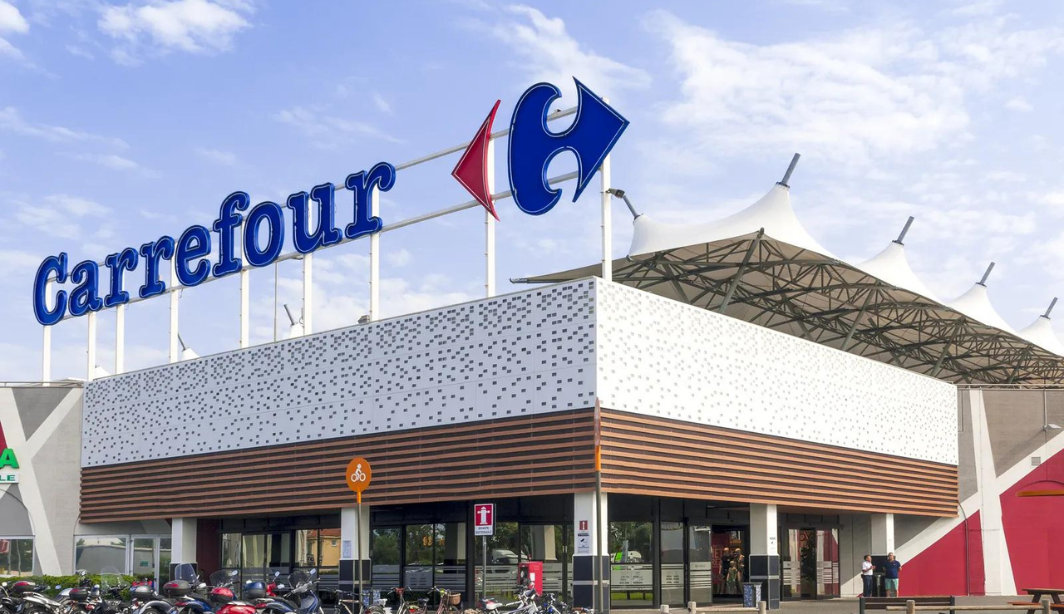 Carrefour (CRFB3) tem lucro líquido ajustado de R$ 1,17 bilhões no 4T24, alta de 240%