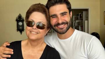 A ex-presidente Dilma Rousseff (PT), ao lado de seu sobrinho-neto, Pedro Rousseff (PT), eleito vereador em Belo Horizonte (Foto: Reprodução/redes sociais)