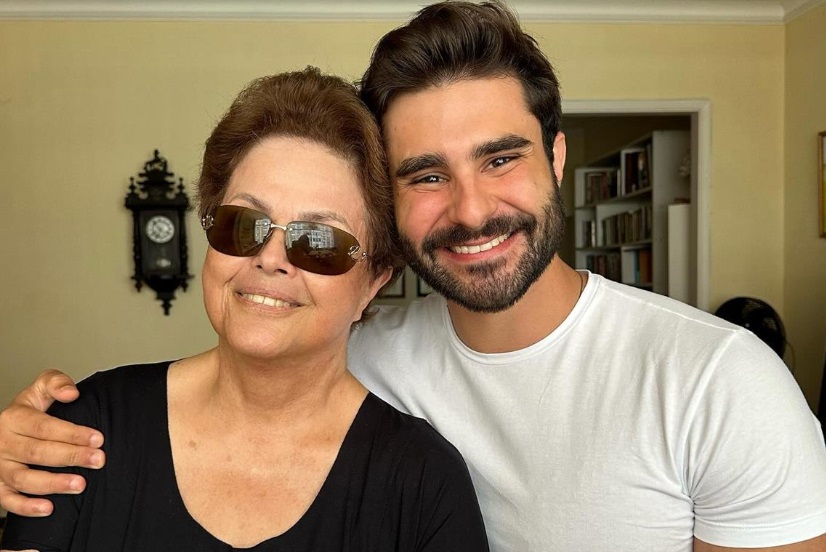 A ex-presidente Dilma Rousseff (PT), ao lado de seu sobrinho-neto, Pedro Rousseff (PT), eleito vereador em Belo Horizonte (Foto: Reprodução/redes sociais)