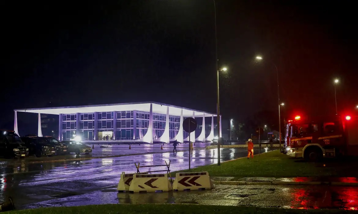 PF fará reconstituição de atentado em Brasília como na investigação do 8 de janeiro