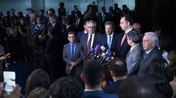 O ministro da Fazenda, Fernando Haddad, fala sobre o pacote fiscal no Senado, ao lado do presidente da Casa, Rodrigo Pacheco (Foto: Andressa Anholete/Agência Senado)