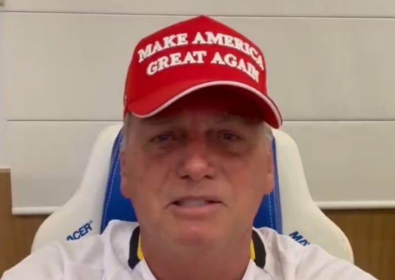 Jair Bolsonaro grava vídeo em apoio à candidatura de Donald Trump nos Estados Unidos (Foto: Reprodução/X)