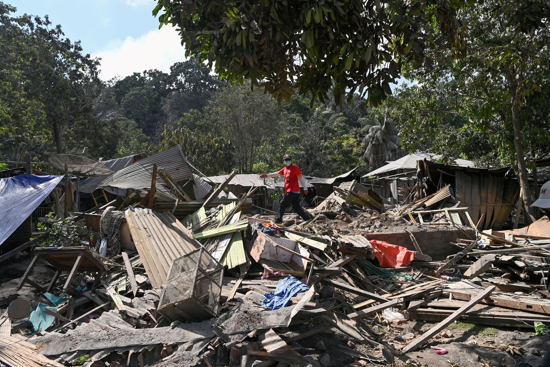 Danos causados por erupção de vulcão na Indonésia - 06/11/2024 Antara (Foto: Aditya Pradana Putra/ via Reuters)