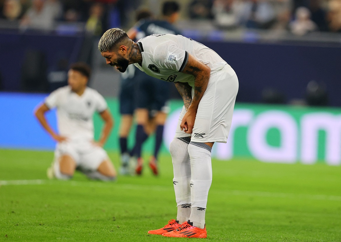 Futebol - Copa Intercontinental - Derby das Américas - Botafogo x Pachuca - Estádio 974, Doha, Catar - 11 de dezembro de 2024. Alexander Barboza, do Botafogo, reage. REUTERS/Ibraheem Al Omari

