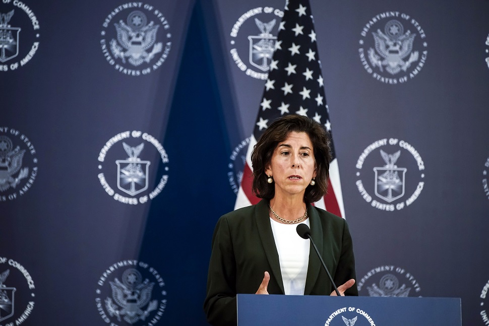 Gina Raimondo (Qilai Shen/Bloomberg)