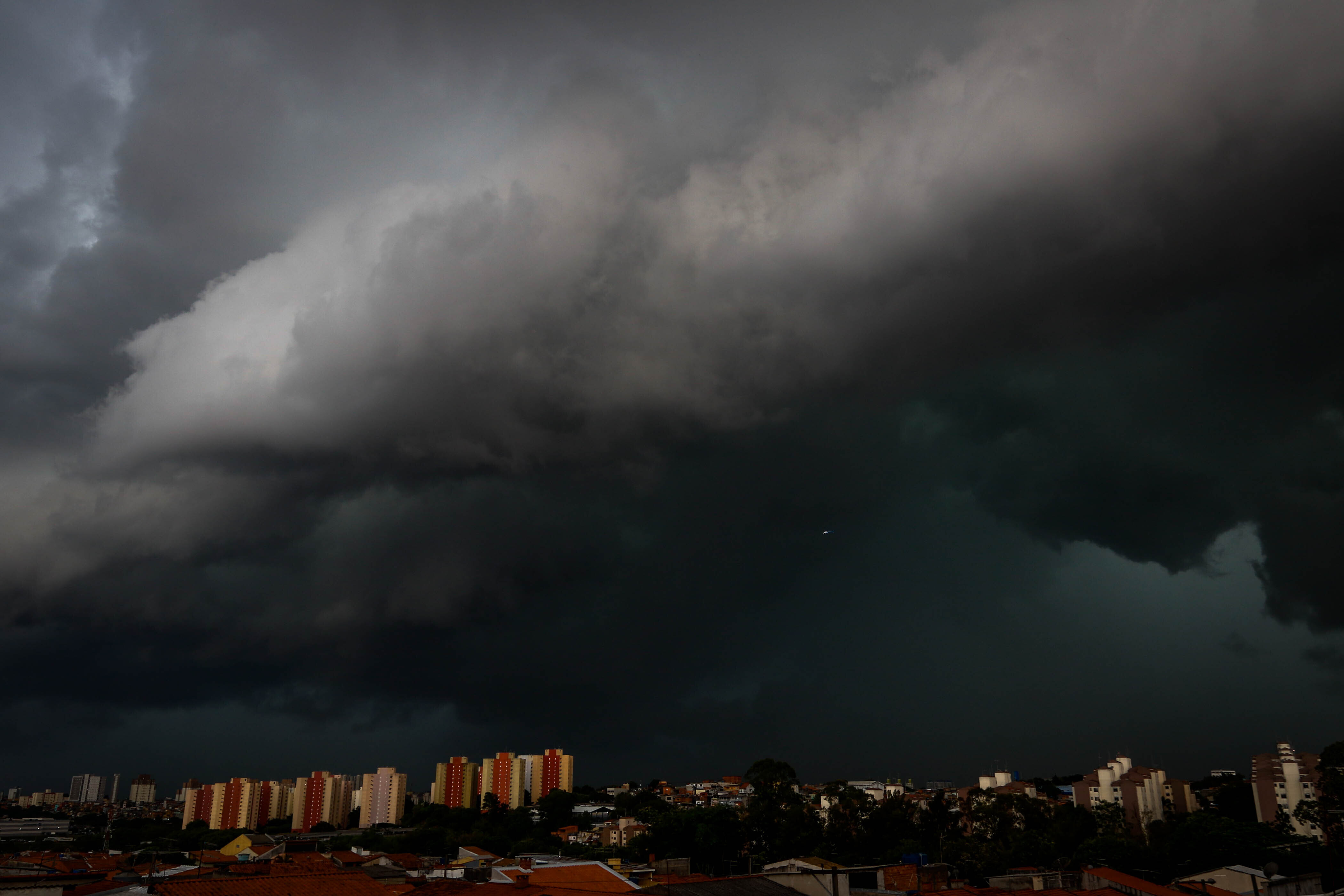 SP tem chuva e risco de alagamentos nas zonas leste, sul e central