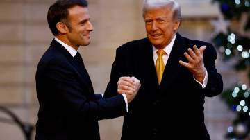 Emmanuel Macron, presidente da França, e Donald Trump, presidente eleito dos EUA (Foto: Sarah Meyssonnier/Reuters)