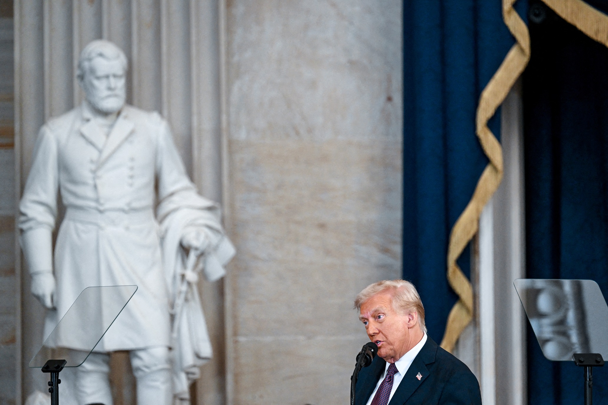 Presidente dos EUA, Donald Trump, discursa após tomar posse em Washington
20/01/2025 Kenny Holston/Pool via REUTERS