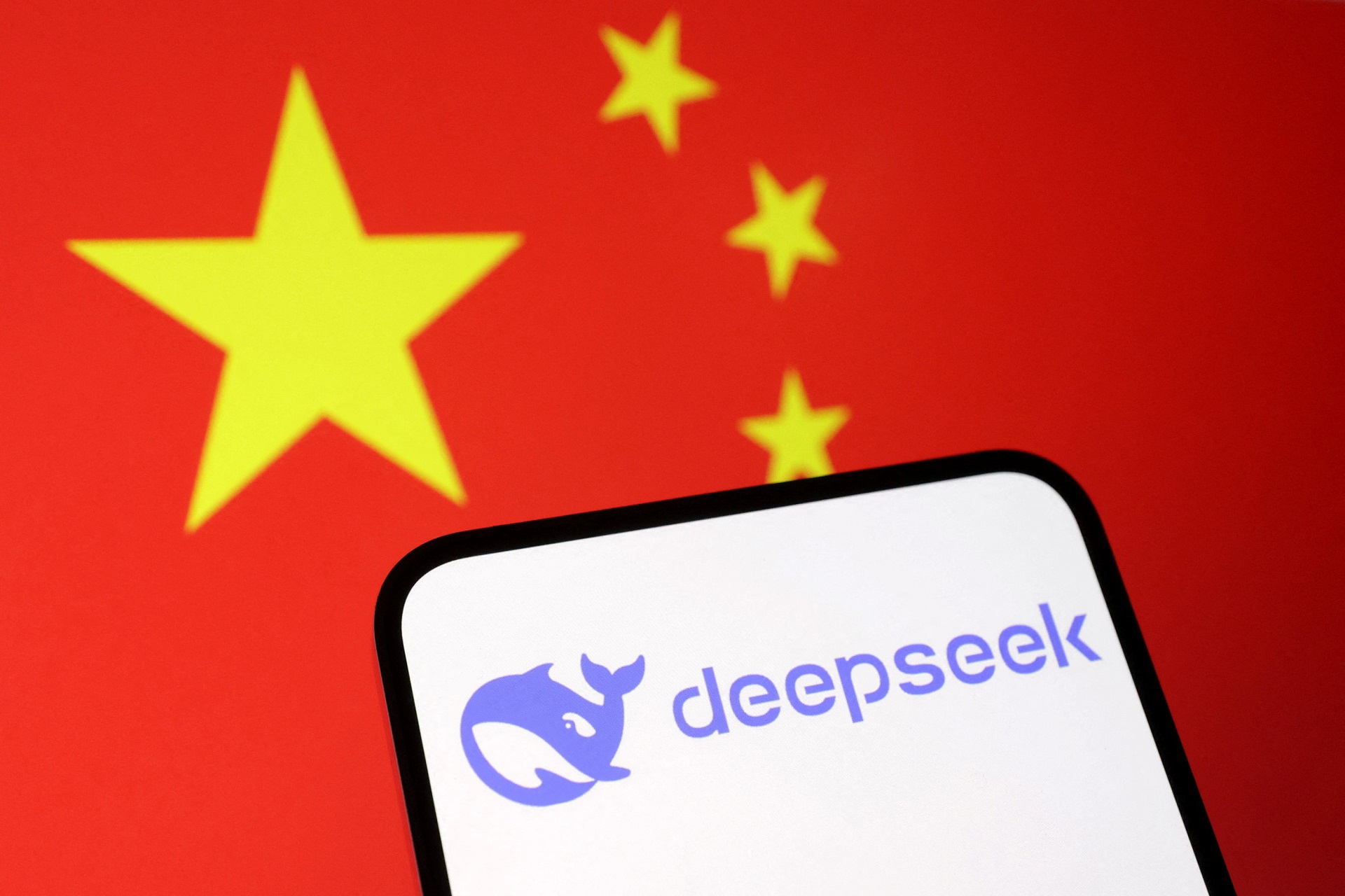 DeepSeek sofre ataque cibernético conforme usuários migram para startup chinesa de IA