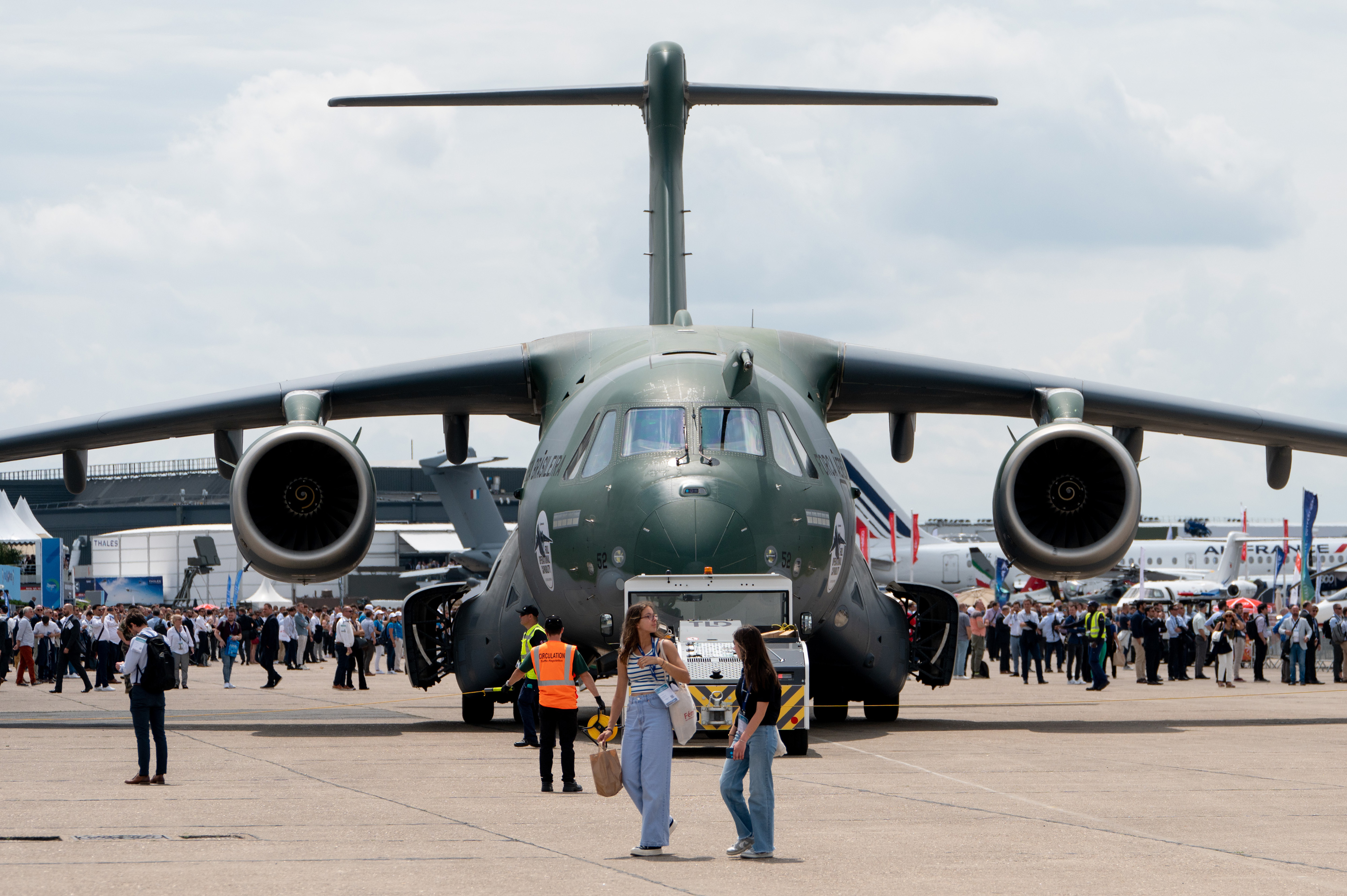 “Vender, vender, vender”: a estratégia da Embraer para seguir alta após rali de 150%