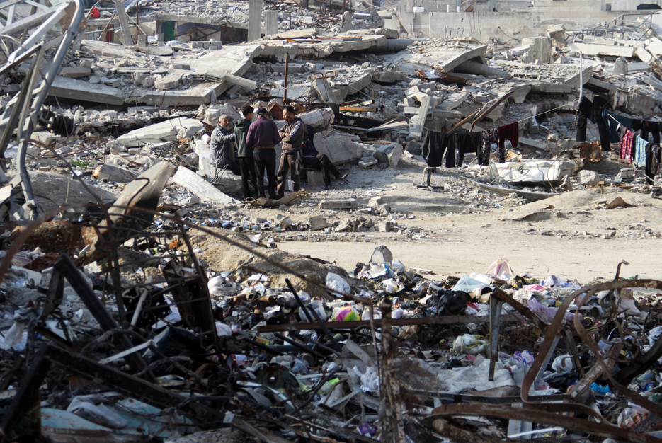 Israel ataca Gaza horas depois do acordo de cessar-fogo com Hamas, dizem moradores