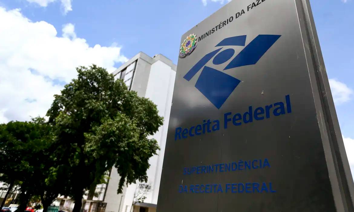 Receita Federal alerta sobre novo golpe com pendências no CPF