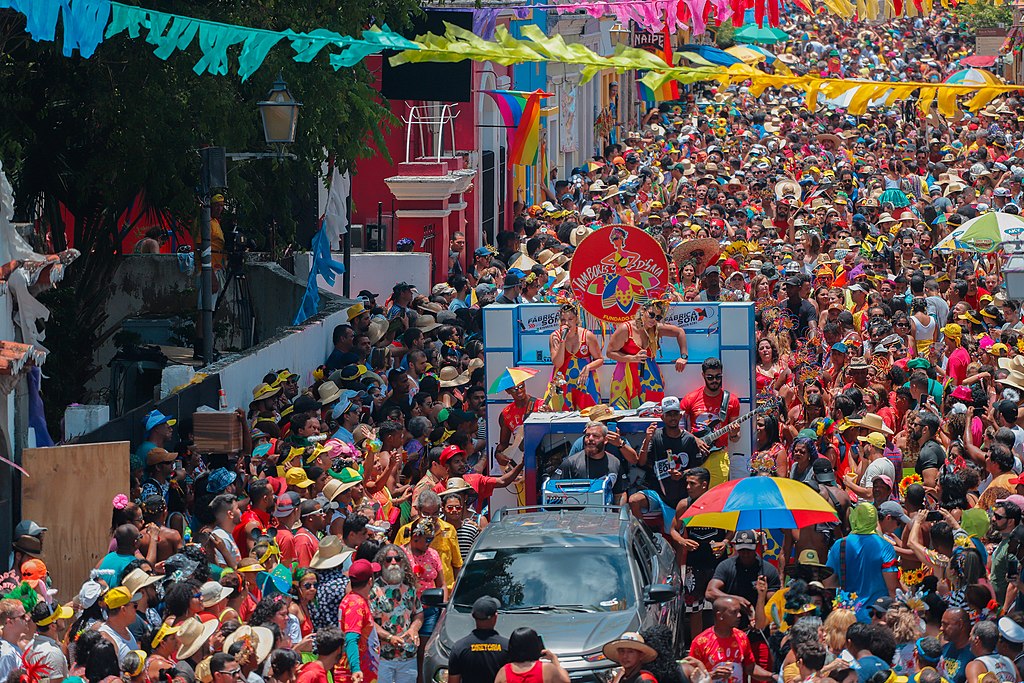 Exagerou no Carnaval? Veja como aliviar os sintomas da ressaca