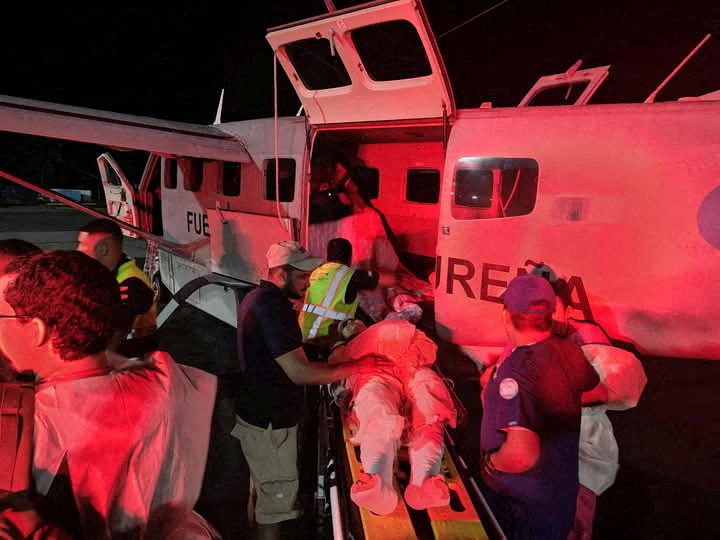 Resgate após queda de avião em Honduras
 17/3/2025   Divulgação via REUTERS